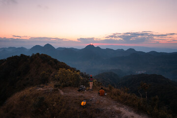 王母娘娘是玉皇大帝老婆吗/王母娘娘是玉皇大帝的什么人